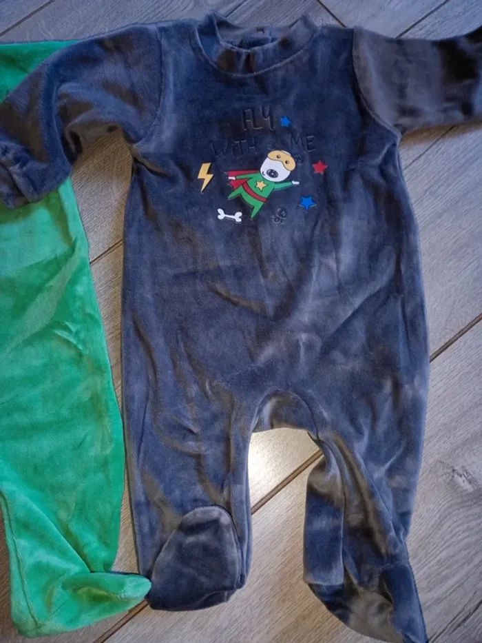 Lot pyjamas mixte neuf hiver 3 mois - photo numéro 2