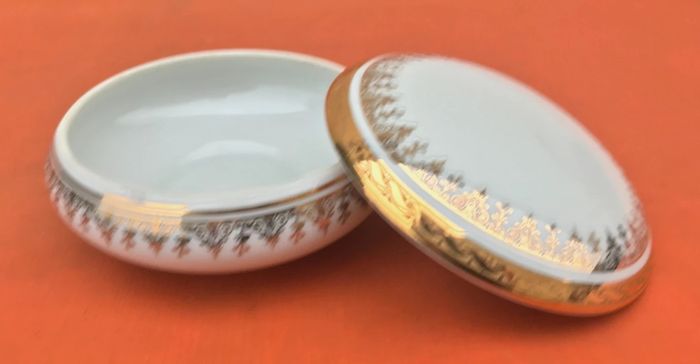 Bonbonnière / Boite à bijoux Les productions Danijac sur porcelaine de - photo numéro 3