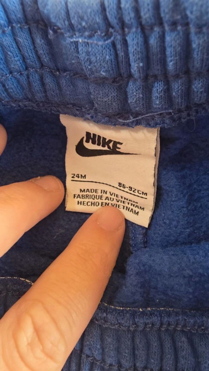 Ensemble survêtement Nike - photo numéro 3