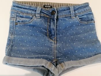 Short jeans T 4 ans👧🏻