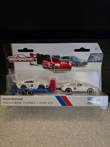 Porsche panamera turbo + 935 K3 blanc majorette