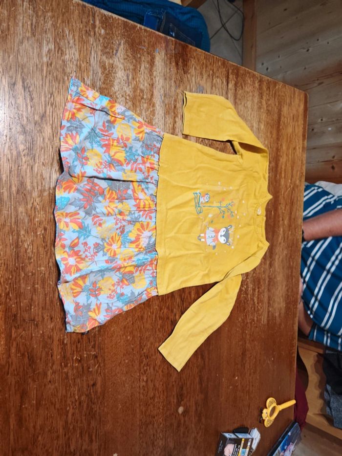 Robe fine manches longues taille 3 ans