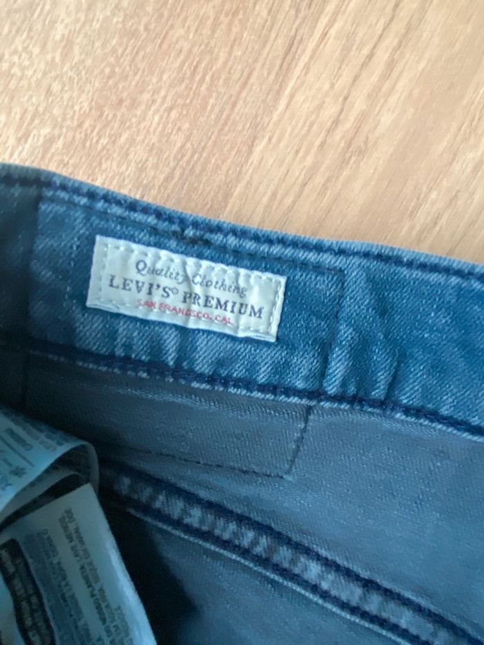 Jean bleu Lévis cuir noir W30 L32 - photo numéro 5