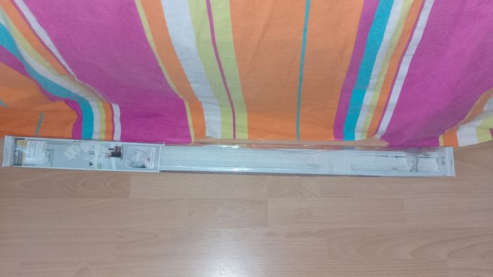 Store plissé avec ventouses