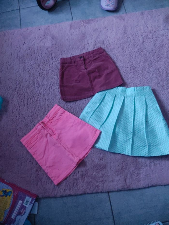 Lot de 3 jupes taille 5 ans