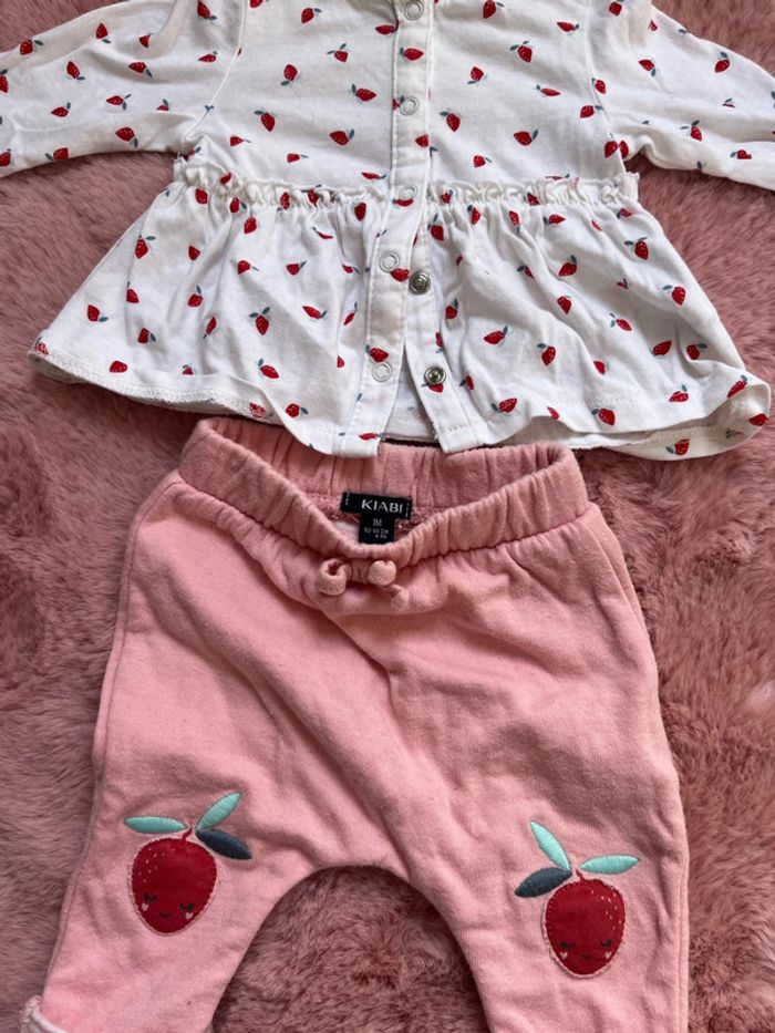 Ensemble 1 mois bébé fille - photo numéro 2