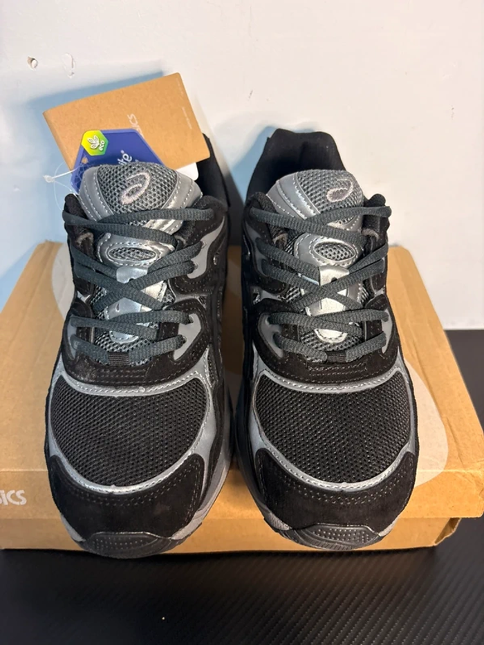 Baskets ASICS GEL NYC taille 37.5 - photo numéro 2