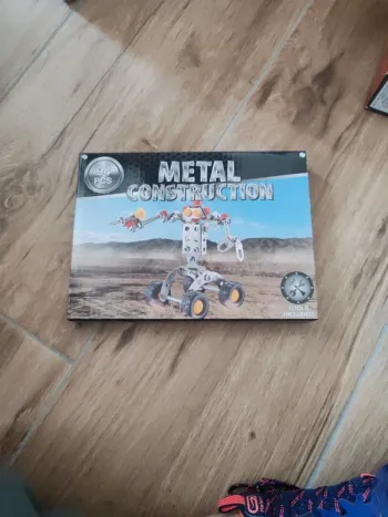 Metal construction Robot