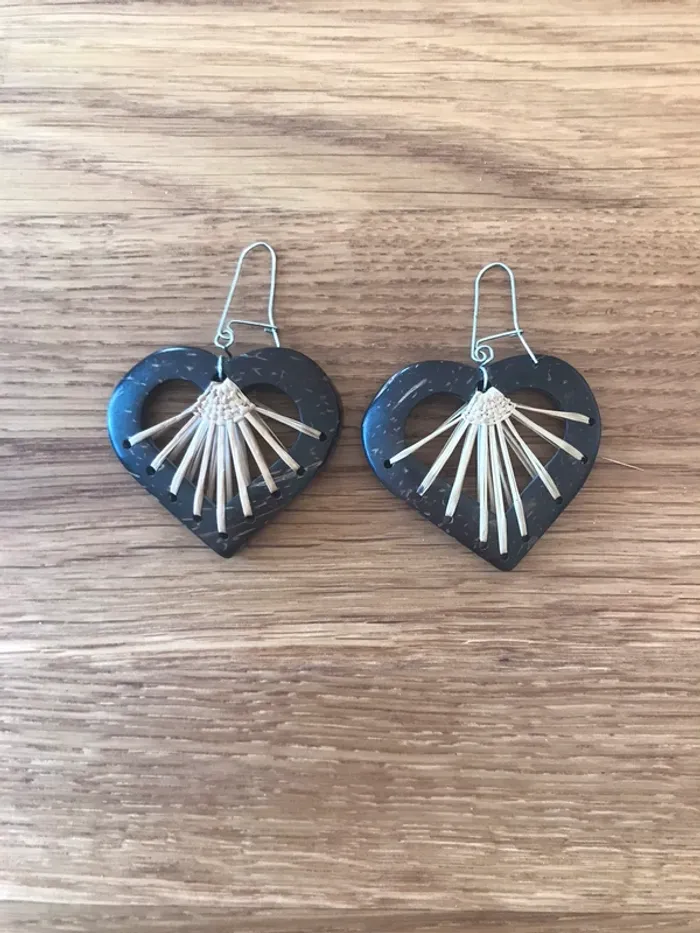 Boucles d’oreilles coeur en bois