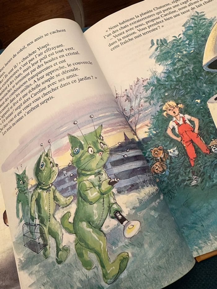 Livre rare couleurs multicolores bords Caroline et les extraterrestres Pierre Probst album - photo numéro 4
