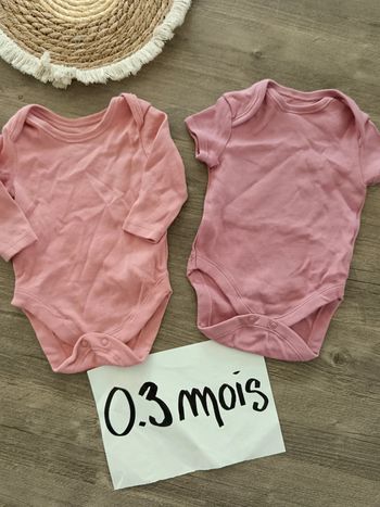 🌞Lot de 2 bodies Primark neufs 0-3 mois