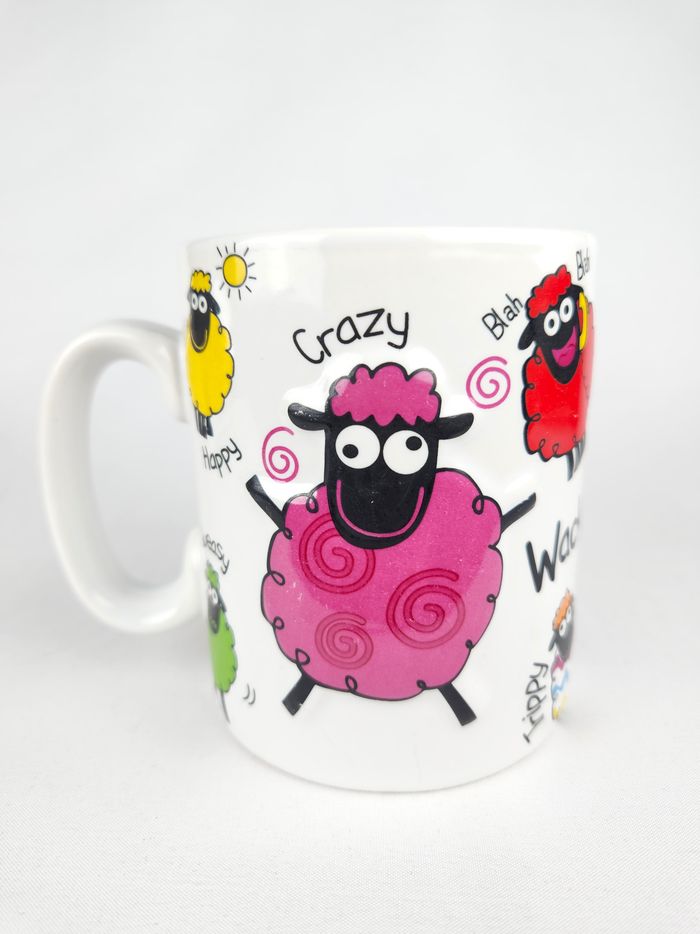Mug Tasse Wacky Woollies Ireland - Motif Moutons Irlandais Multicolores