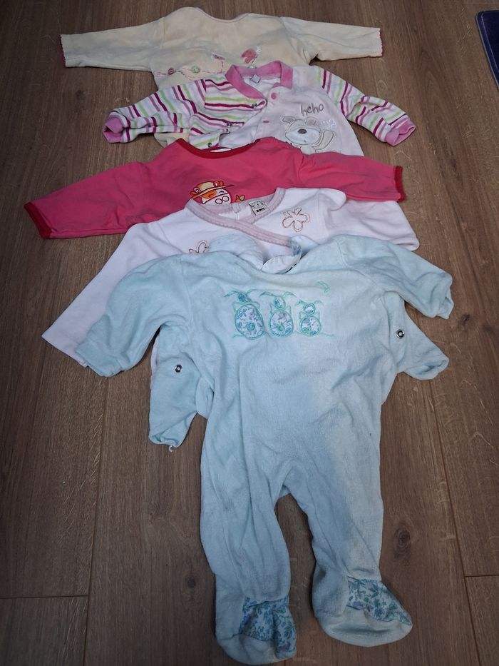 Lot de  5 pyjamas bébé
