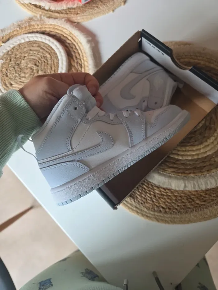 Nike air Jordan 1 pointure 29.5 - photo numéro 3