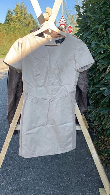 Robe similicuir beige