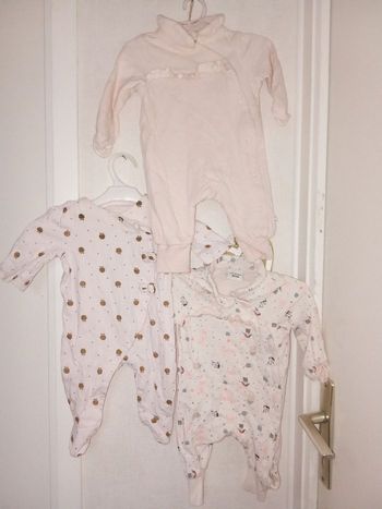 Lot de 3  pyjamas une pièce bébé fille tape à l'oeil 1 mois, mi saison été