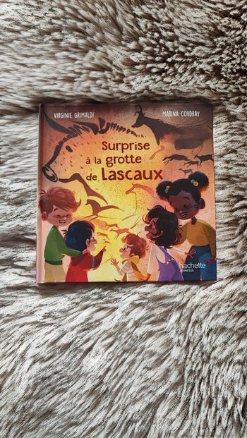 Livre McDo surprise à la grotte de Lascaux