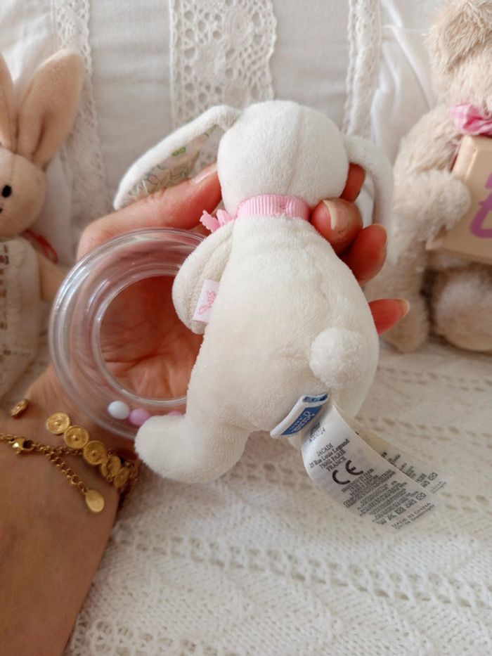 Ensemble doudou lapin, hochet lapin et déco vintage - photo numéro 9