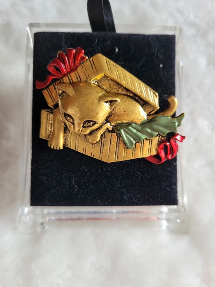 Broche chat 🐱 dans son panier - photo numéro 3
