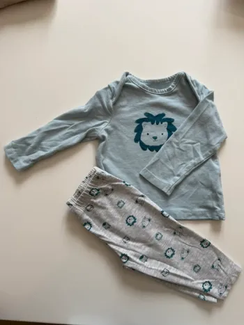 Ensemble bébé bleu et gris léger