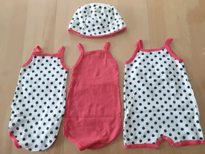 Ensemble petit bateau fille 18 mois barboteuse+ bodys + chapeau - photo numéro 2