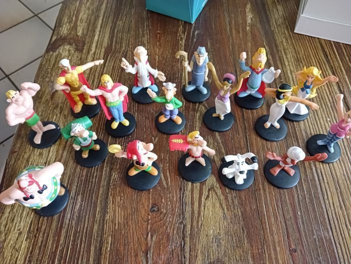 Lot de figurines ASTÉRIX