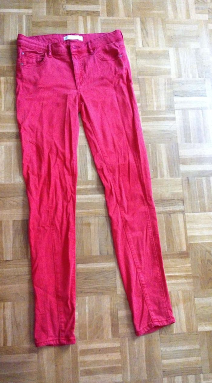 Pantalon rouge Zara T38