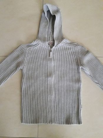Gilet avec capuche - 9/10 ans