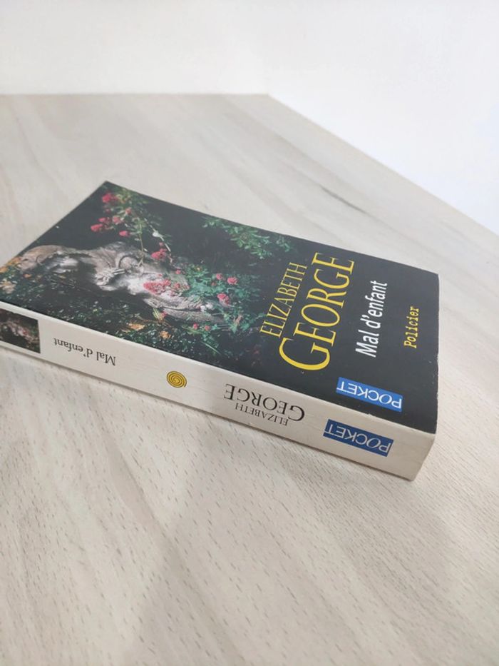 Livre poche Mal d'enfant policier George - photo numéro 3