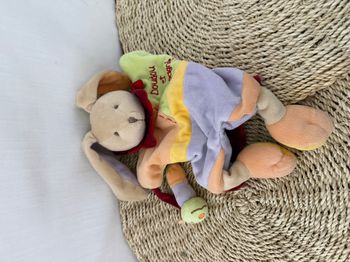 Doudou et Compagnie marionnette lapin vert orange mauve chenille