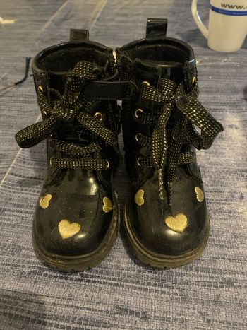 Bottines noires, pailletées bleu