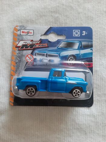 1957 chevy pickup bleu