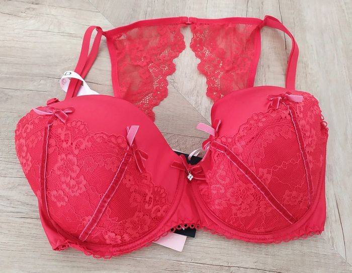 Soutien-gorge coques dentelle rouge taille 90D Soleil Sucré