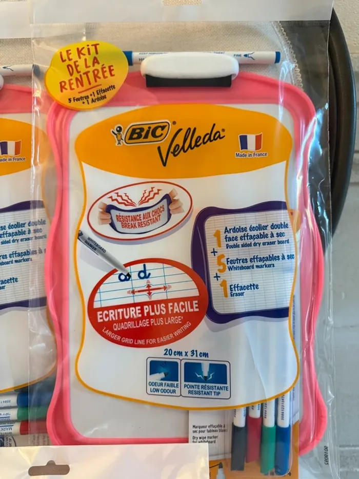 Rose Lot de 3 ardoises Bic Velleda et 15 feutres multicolores blanches double face effaçables à sec - photo numéro 3