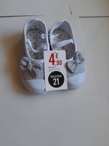 Chaussures rayées blanc/bleu avec petit noeud