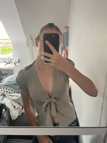 haut tendance M