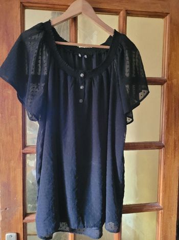 Blouse aisselle a aisselle 64 cm