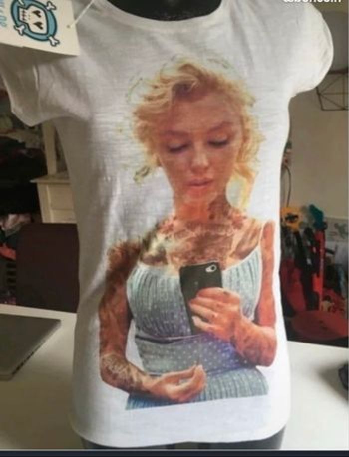T-shirt manches courtes NEUF avec étiquette pour femme taille M couleur blanc Marilyn MONROE - photo numéro 3