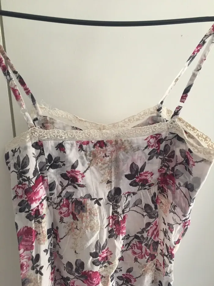 Top fleuri à bretelles - photo numéro 5