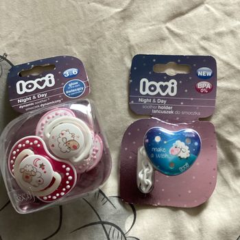 Tétines et attache tétine dès la naissance