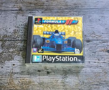 Formula 1 97 jeu PS1 Platinum Sony