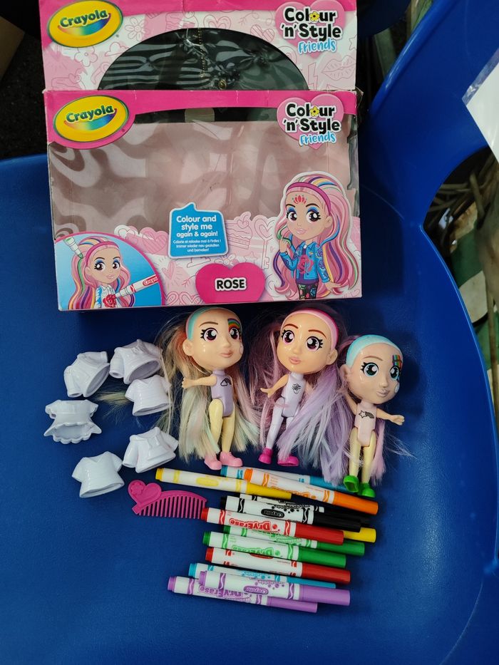 Poupée crayola