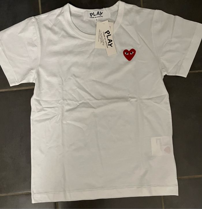 t-shirt comme des garçons blanc