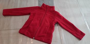 Polaire rouge 2 ans