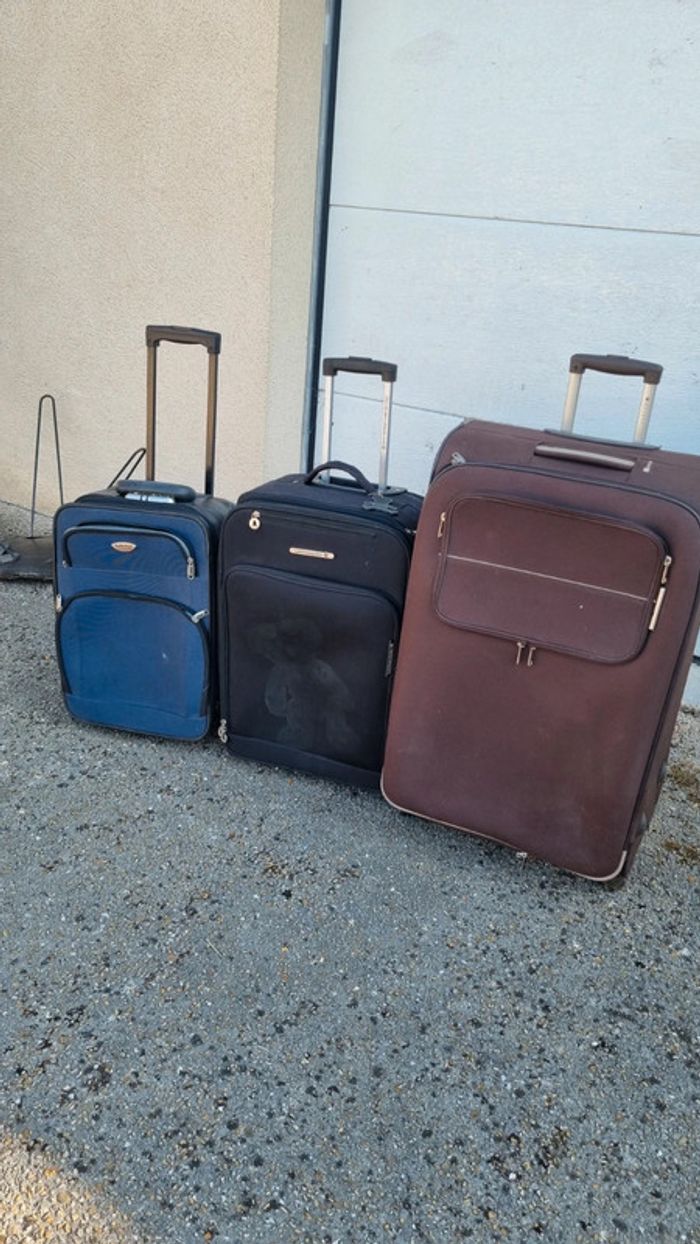 Valise à roulettes bleu à code sécurité et soufflet en plus - photo numéro 8