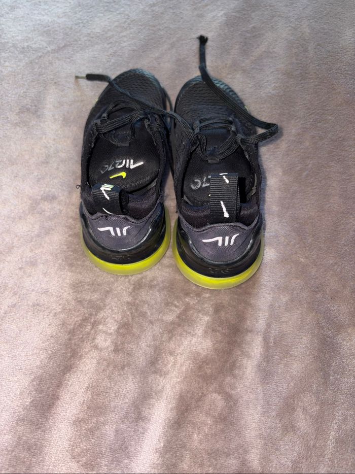 Baskets Nike enfant Air70 noir taille 28 en très bon état - photo numéro 4