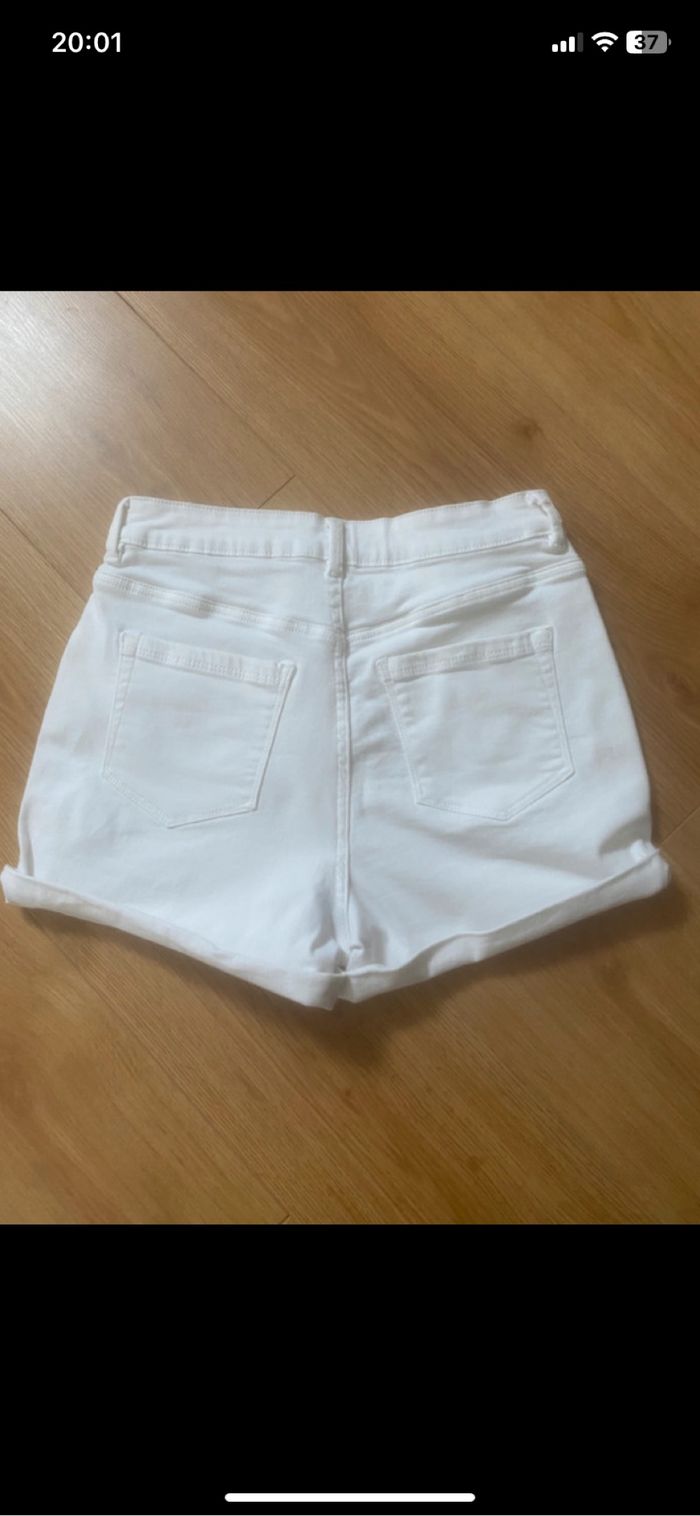 Short en jeans blanc - photo numéro 2