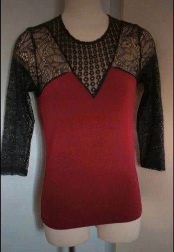 Haut rouge dentelle 36