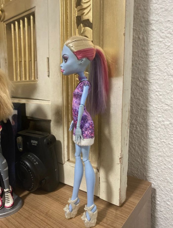 Abbey Bominable - Scaris