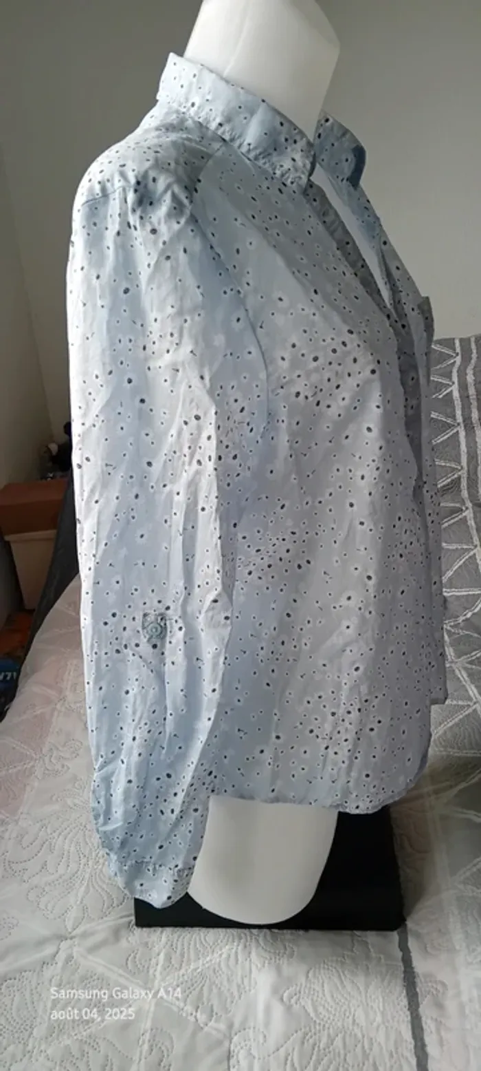 Blouse manches ajustables décolleté en V avec poche motif fleurs bleu femme 42 c&a - photo numéro 5